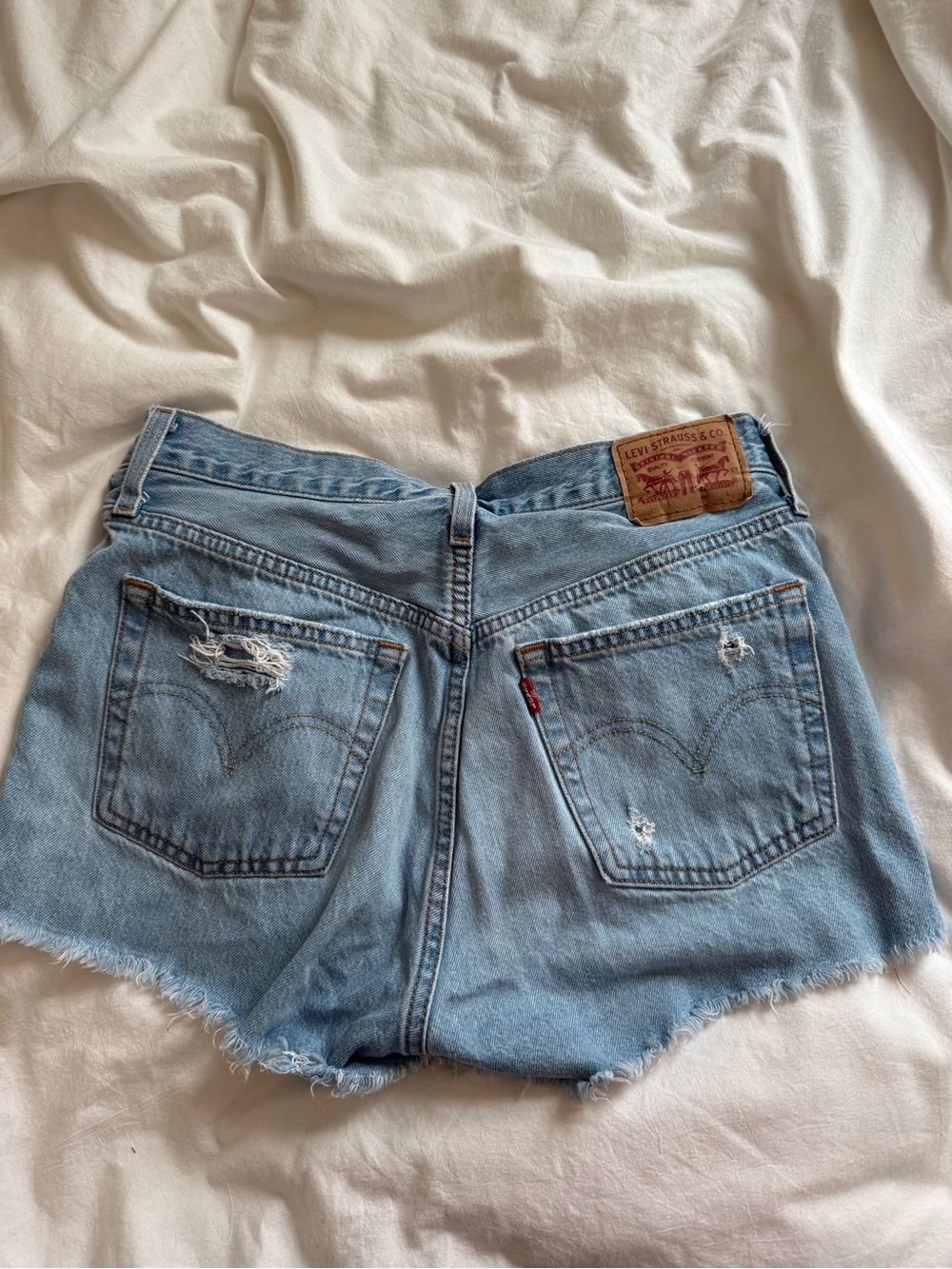 Levi's 501 denim shorts, size 27  #levis